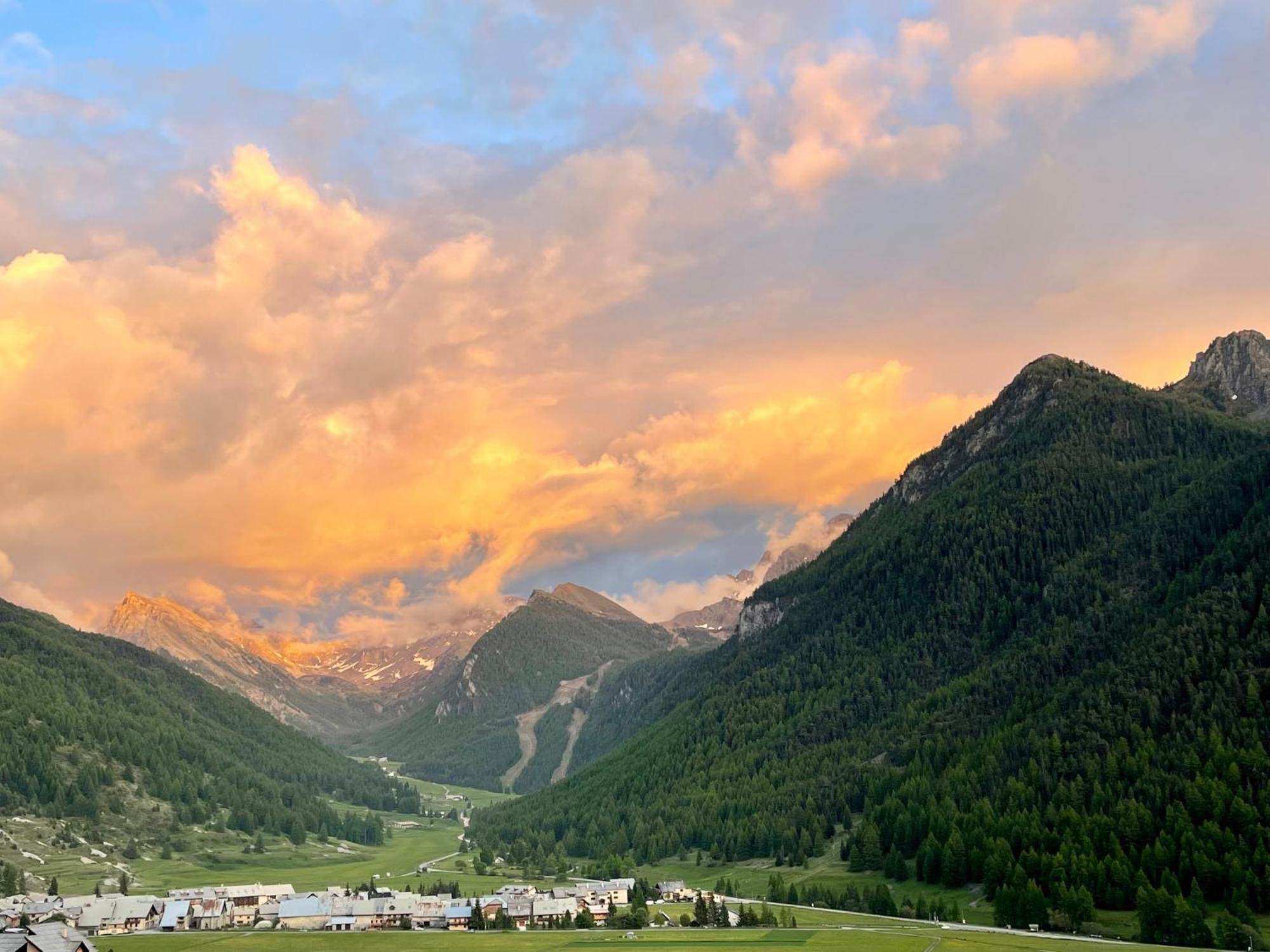 Gite Montagne 1 A 25 Places "Chalet Coste Belle" Ceillac Bagian luar foto
